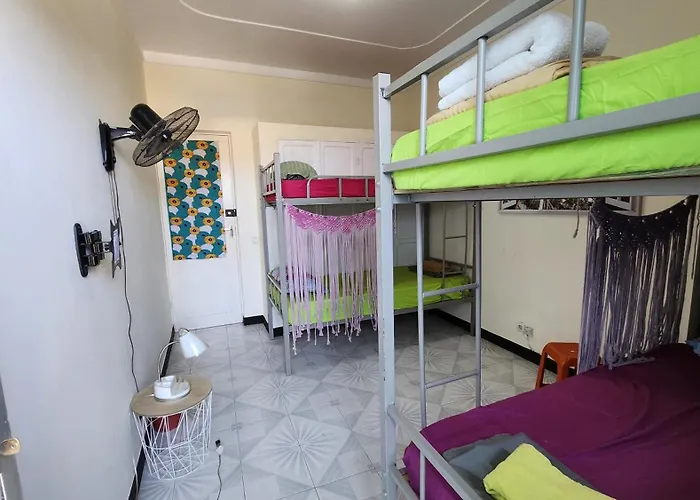 No Cash Accepted-Meeting Point Hostel- Praia, Also In Tarrafal & Fogo
