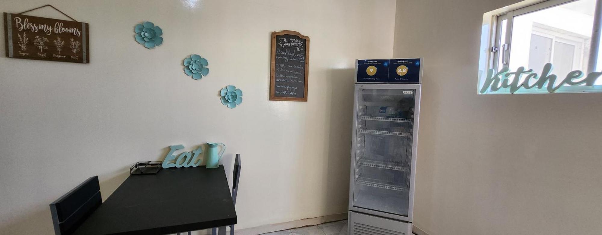 Meeting Point Hostel- Praia, Also In Tarrafal & Fogo-no Cash Accepted Hostel Praia