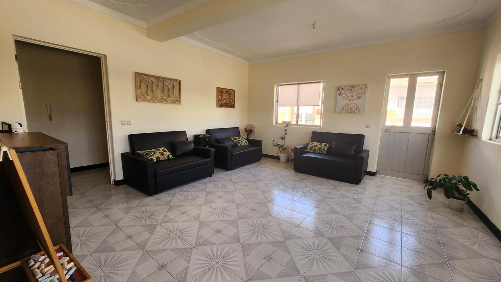 No Cash Accepted-meeting Point Hostel- Praia, Also In Tarrafal & Fogo Hostel *